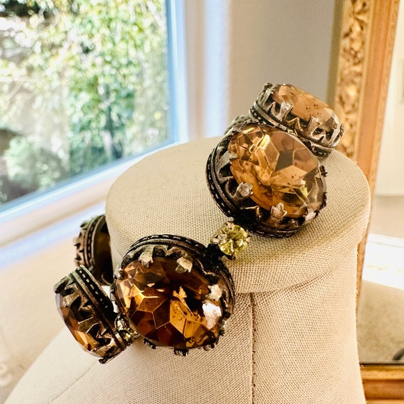 RARE Vintage Unsigned Schiaparelli Bracelet - Picture 7 of 17